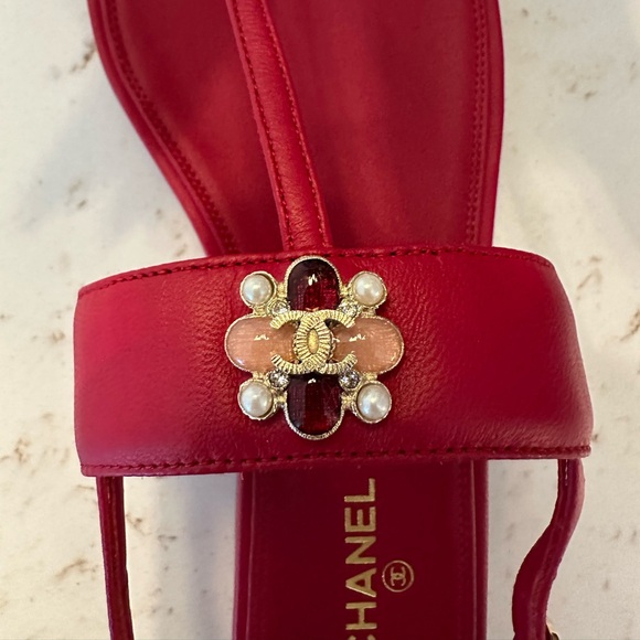 CHANEL RED JEWELED THONG SANDALS - Picture 3 of 4